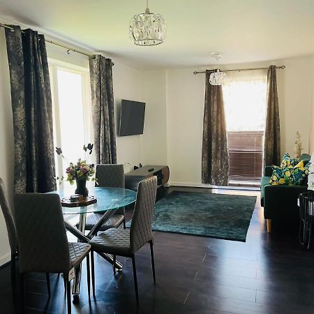 Deluxe 2-Bedroom Home Away Erith Luaran gambar