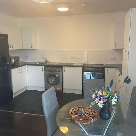 Deluxe 2-Bedroom Home Away Erith Luaran gambar